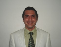 León Vélez Hernández
